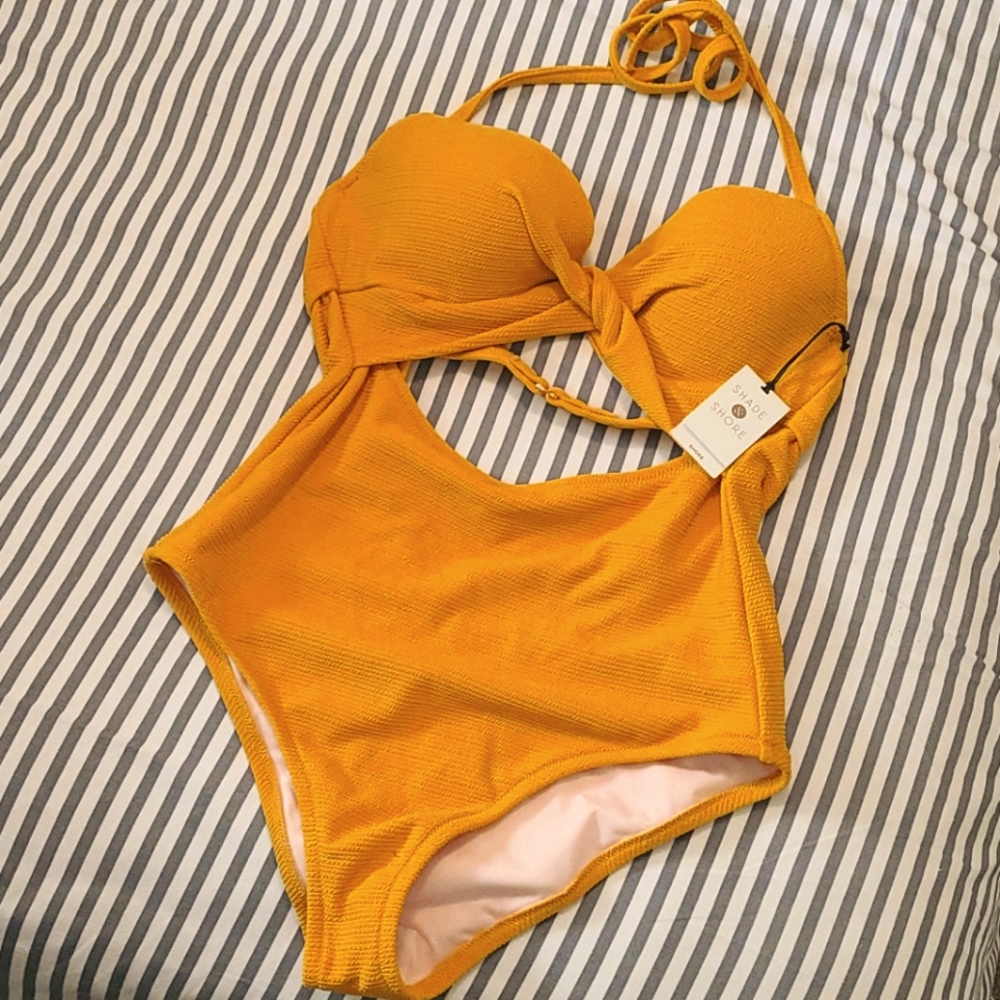 NWT! Shade & Shore Halter One Piece Swimsuit